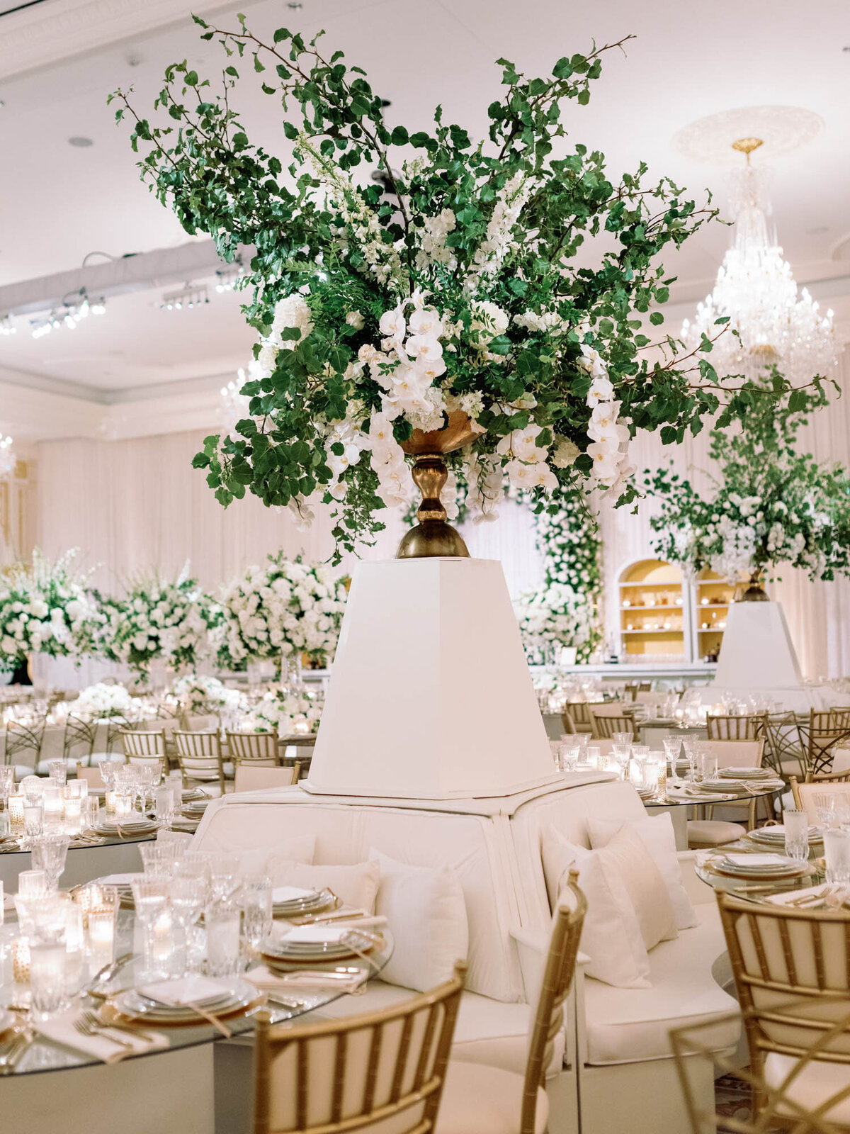 Evoke_Timeless Wedding_White Wedding_Waldorf DC_Natalie Watson11