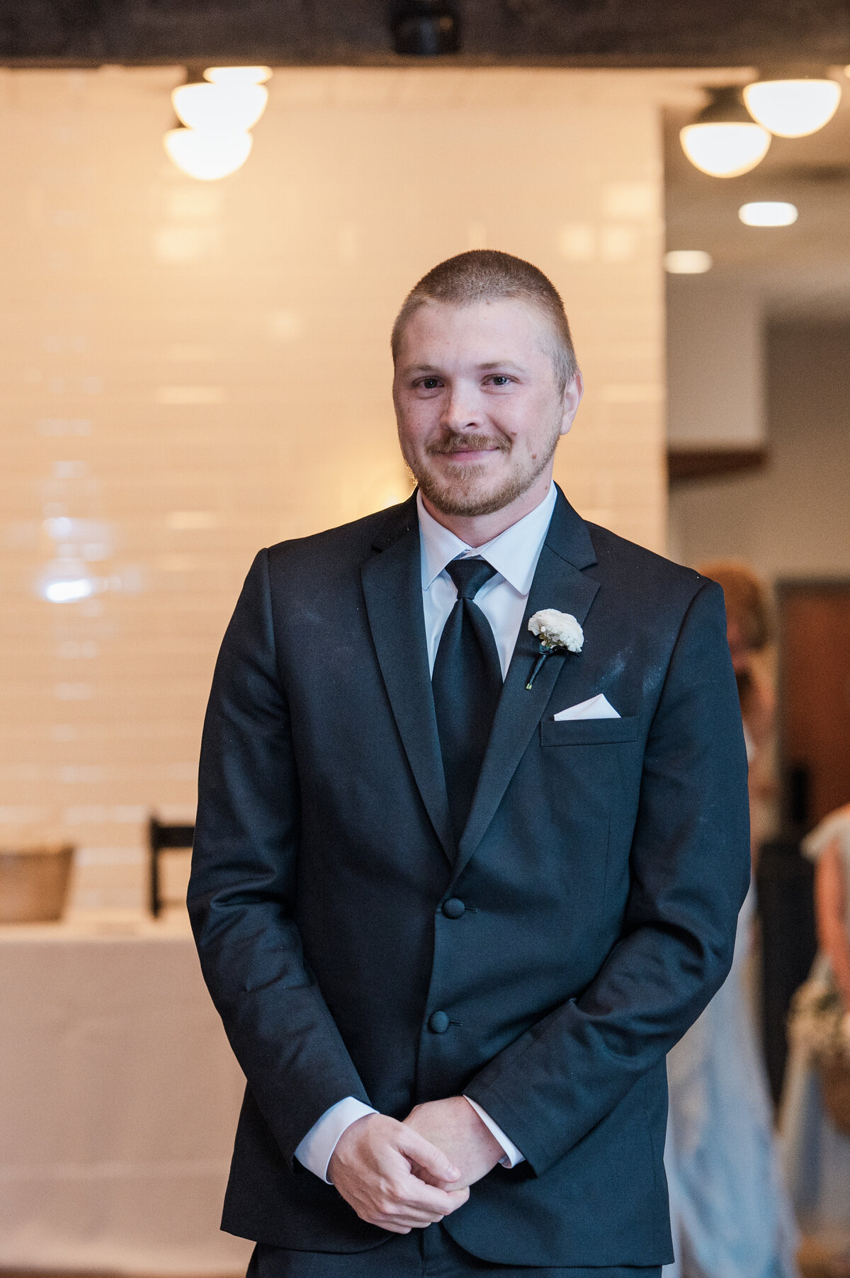 erik_sam_wedding_indoor_ceremony-12