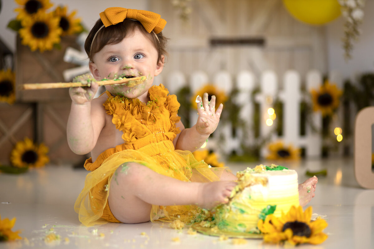 cake smash photography in Fayetteville Georgia