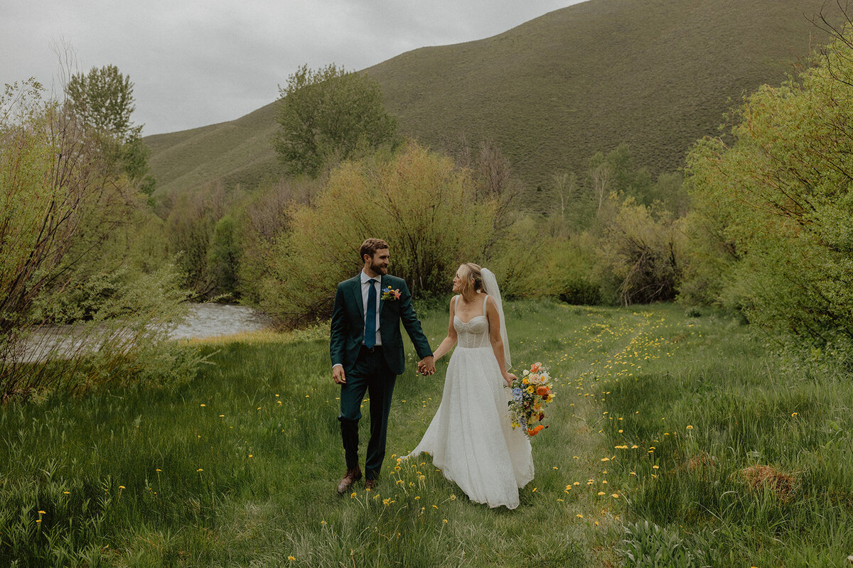 trail-creek-cabin-colorful-spring-wedding-greer-sneaks-88