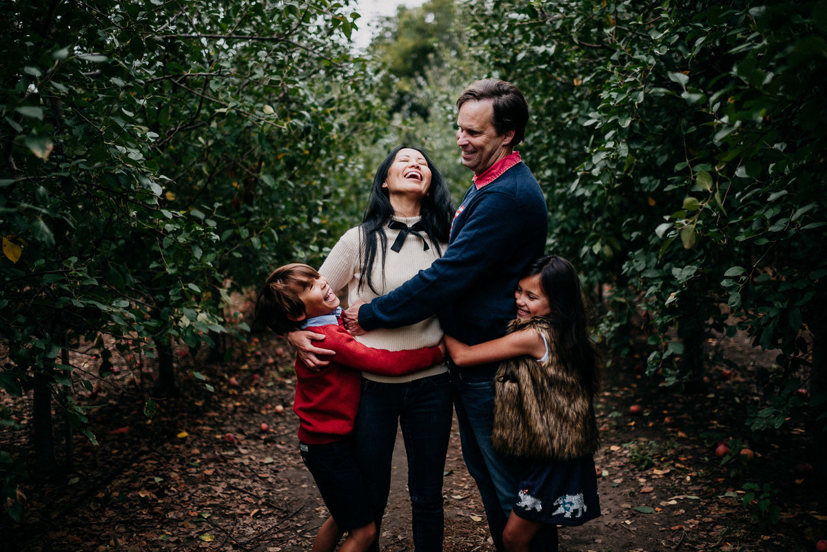apple orchard family photos-7