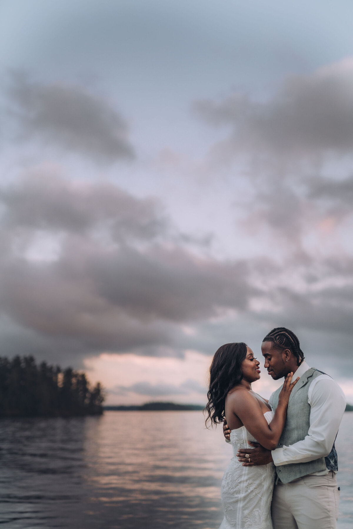 1701WINDERMEREHOUSEMuskokaLisaVigliottaPhotographyTorontoWedding