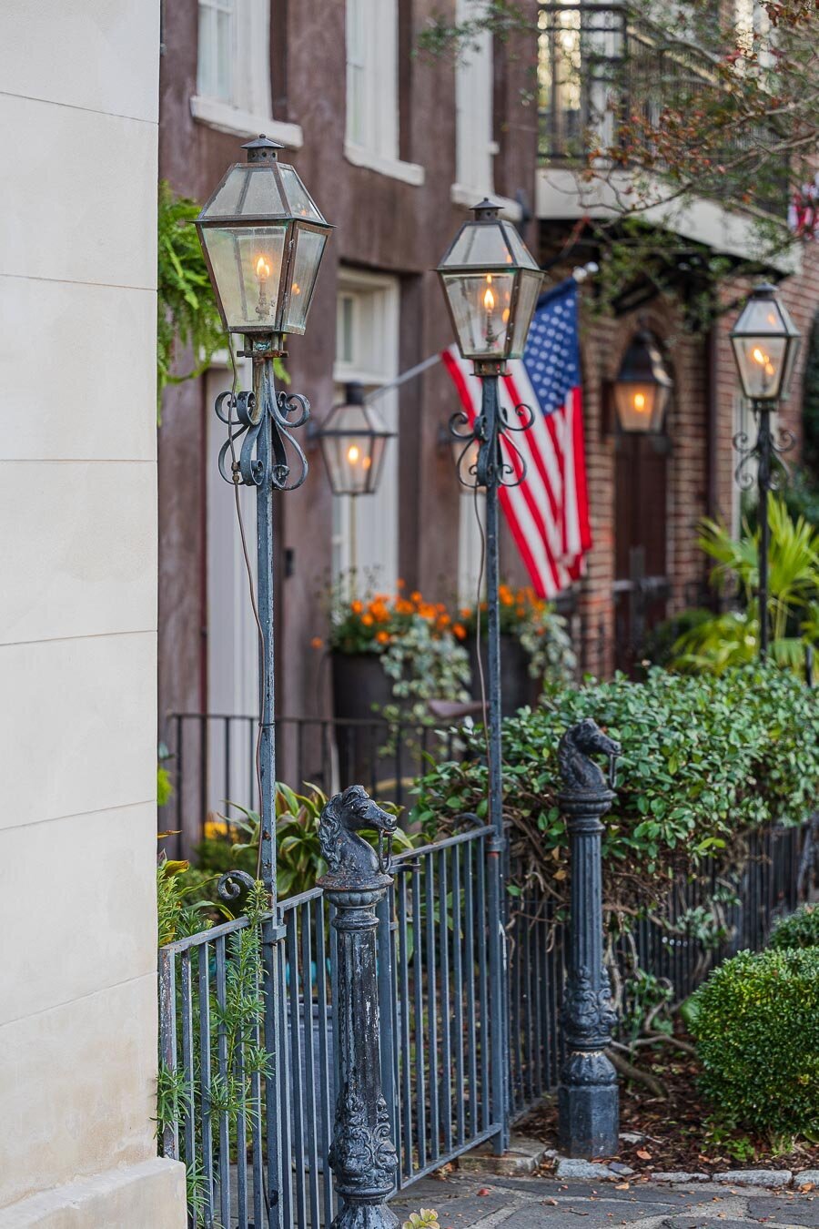 charleston-gas-lanterns-flag-6133