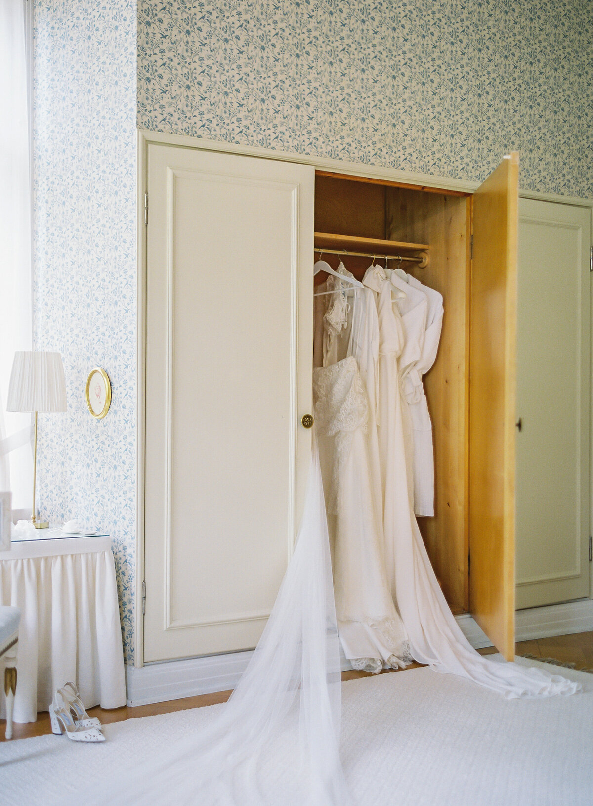 Vicki_Grafton_Photography-Finland_Wedding-Destination Luxury Fine Art Film Photographer Bride Martha Stewart4