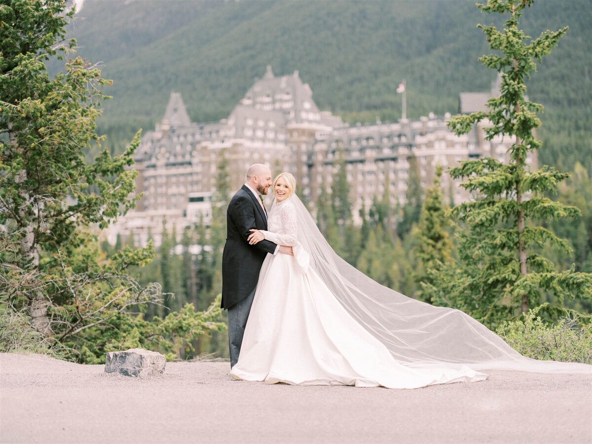 calgary_wedding_photographers_nicole_sarah_fairmont_banff_springs-455_websize