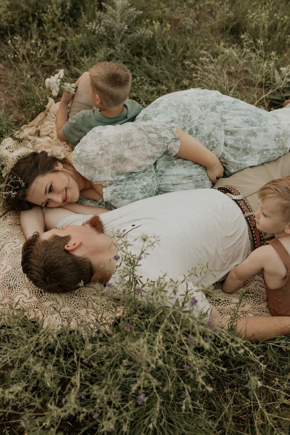 family-maternity-photos-two-kids