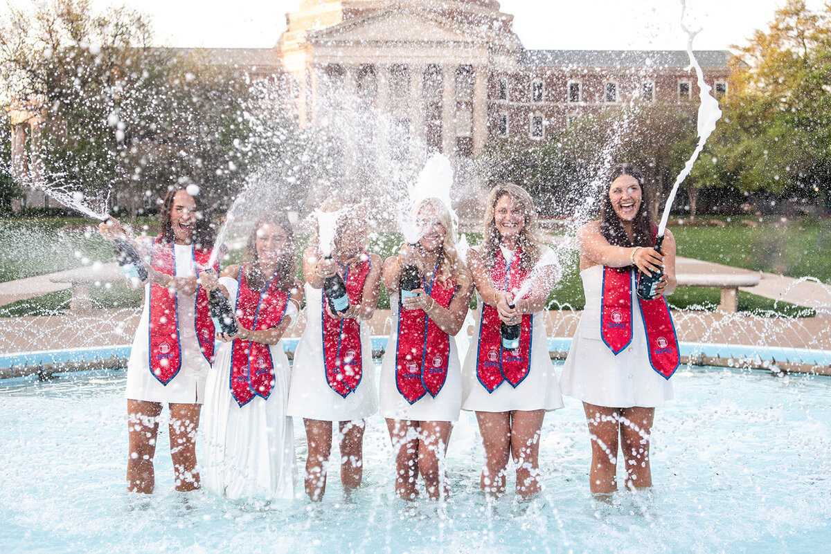 kam-smu-graduation-group-041025-139