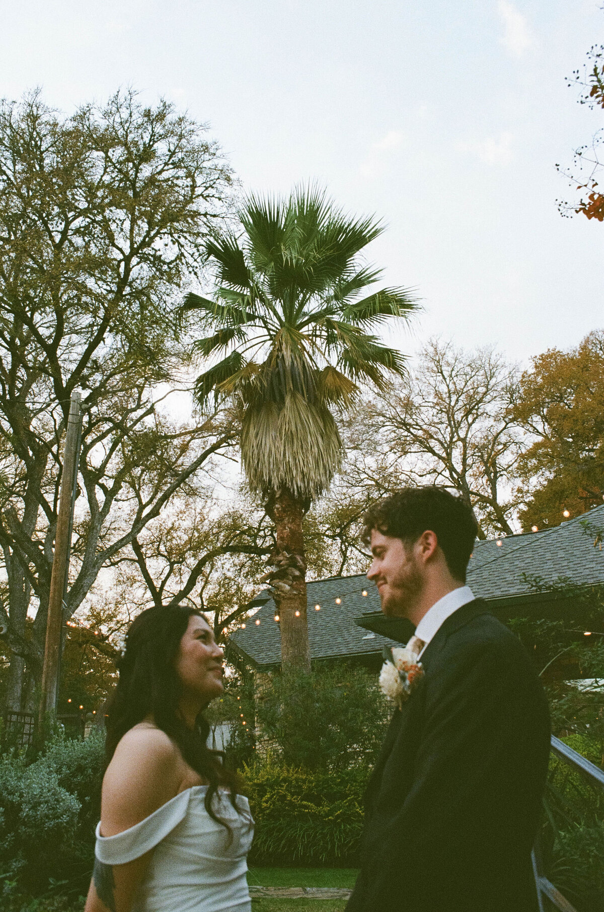 Lindsey&AlexWeddingPhotos_Film_AustinWeddingPhotographer_HereafterFilms_-80