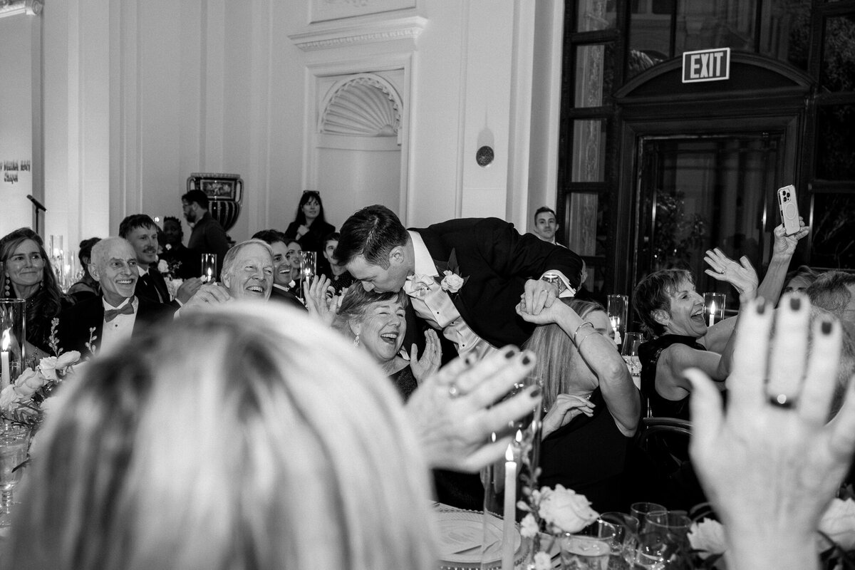 san francisco-flood-mansion-wedding-photography-catholic-wedding-classic-blackandwhite-churchwedding-wedding-thedejaureguis-066
