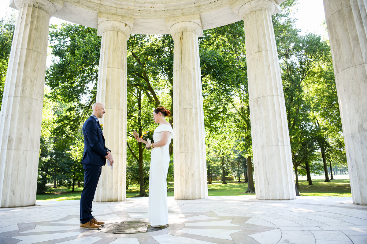 micro-wedding-washington-dc-dc-war-memorial-2
