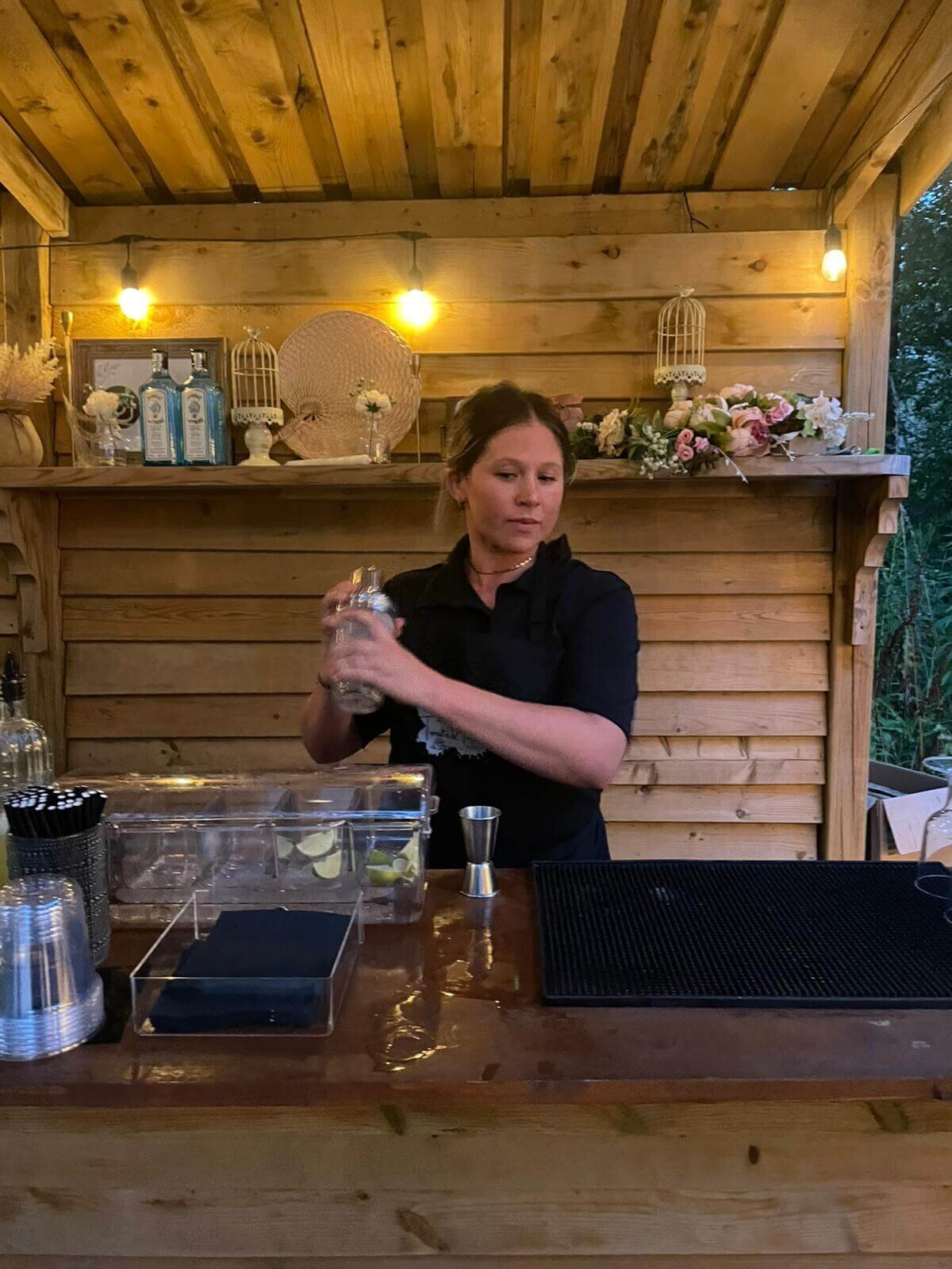 mobile_bar_ontario_hire_bartenders_event_wedding_bachelorette_party (2)