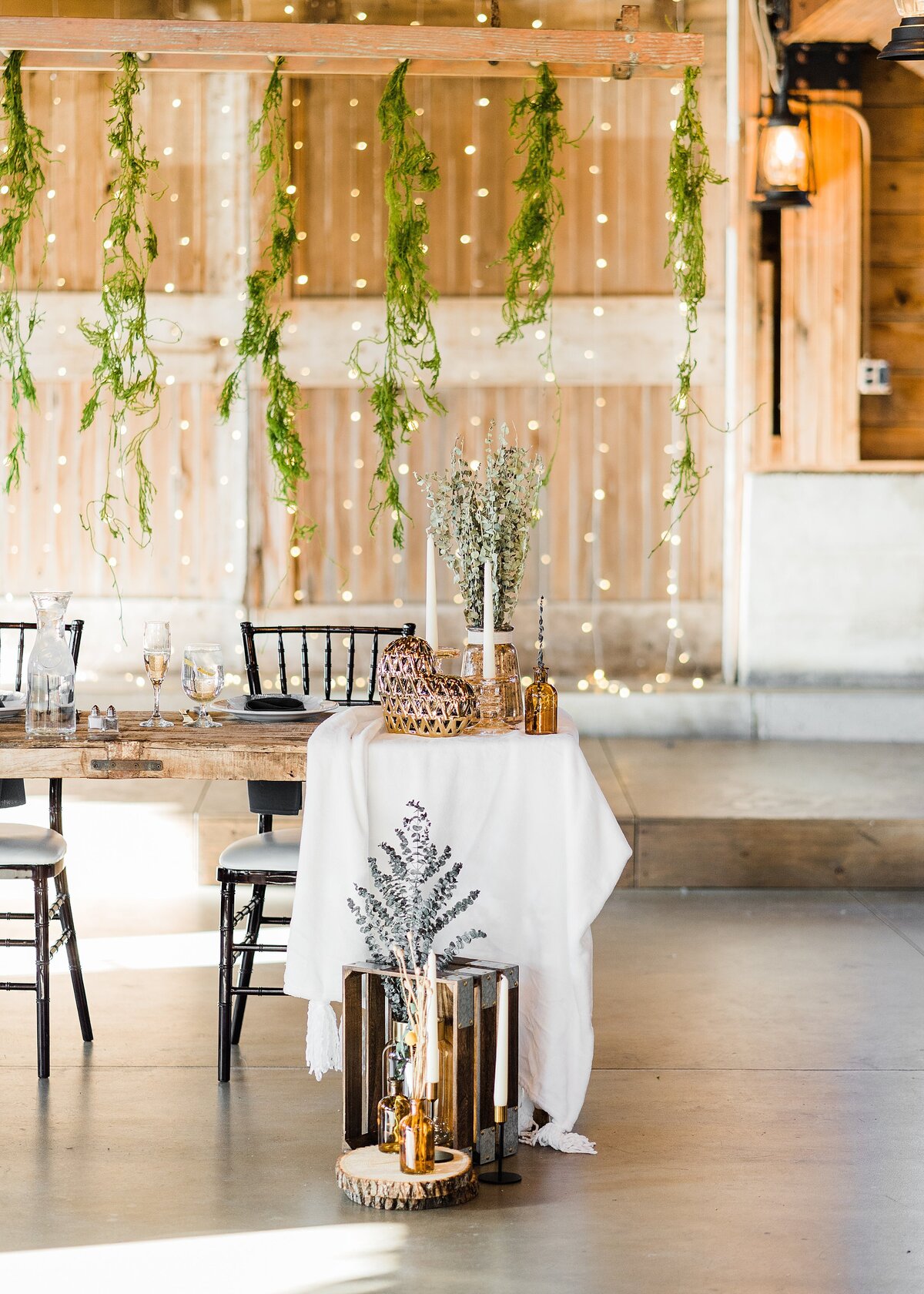 rempel-photography-chicago-wedding-photography-bright-colorful-timeless-fun-barn-wedding-greenery_0637