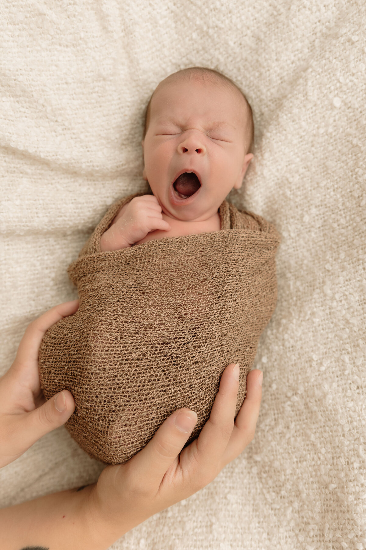 newborn fotograaf - zwangerschapsfotografie - videograaf - Sint-Niklaas - Pictures by Jess - mama en baby shoot