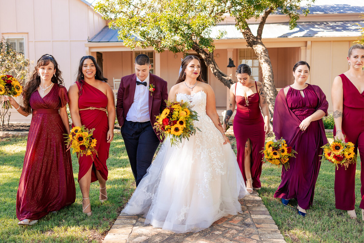 Embrace the laid-back vibes of a summer wedding at Harper Hill Ranch. Sunflowers, open fields, and an upbeat dance party make it the perfect celebration.
