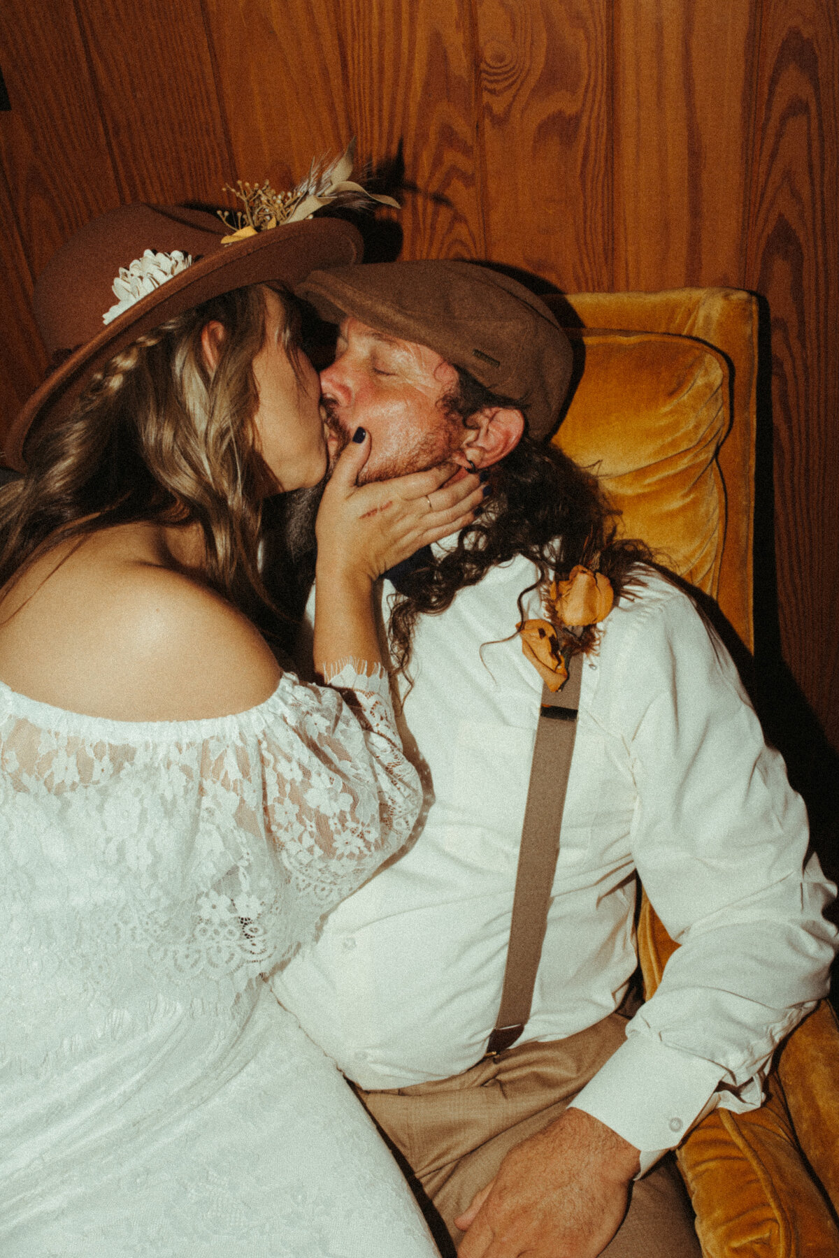 Arkansas-wedding-photographer-Buffalo-river-fall-elopement-51