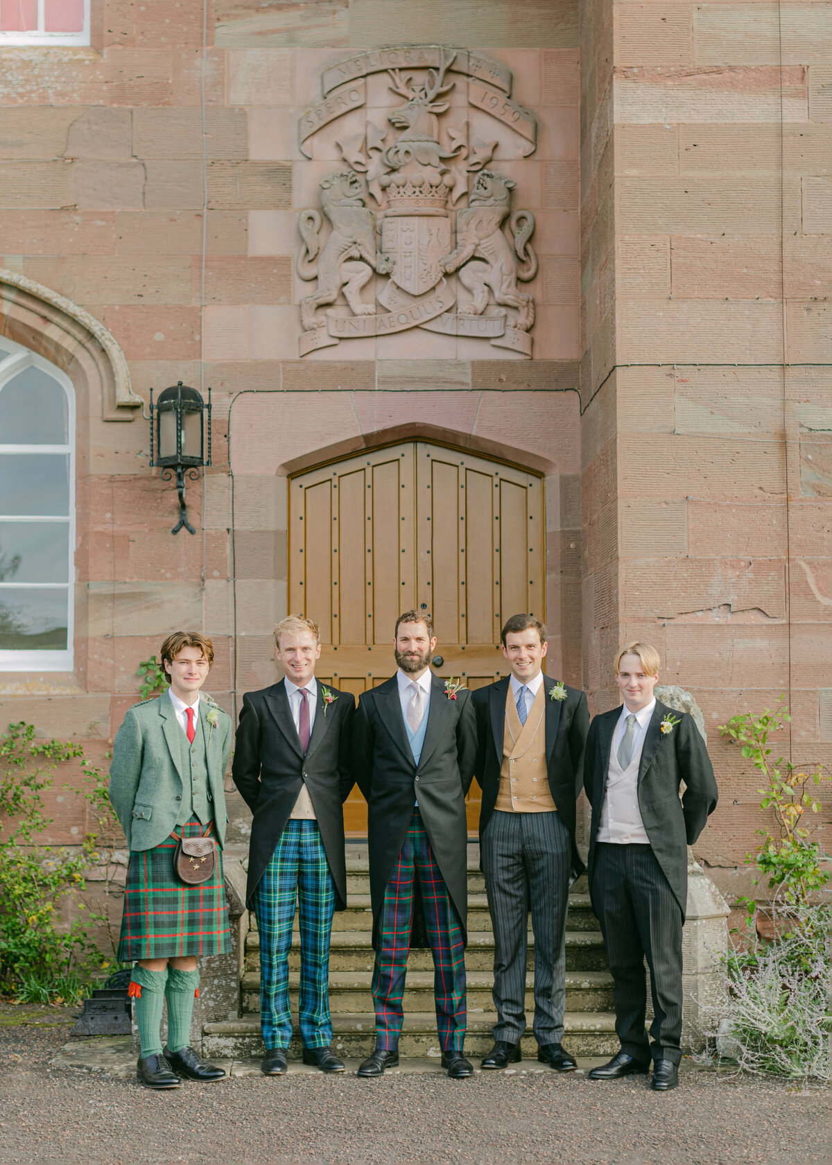 chloe-winstanley-wedding-scotland-scone-palace-ushers