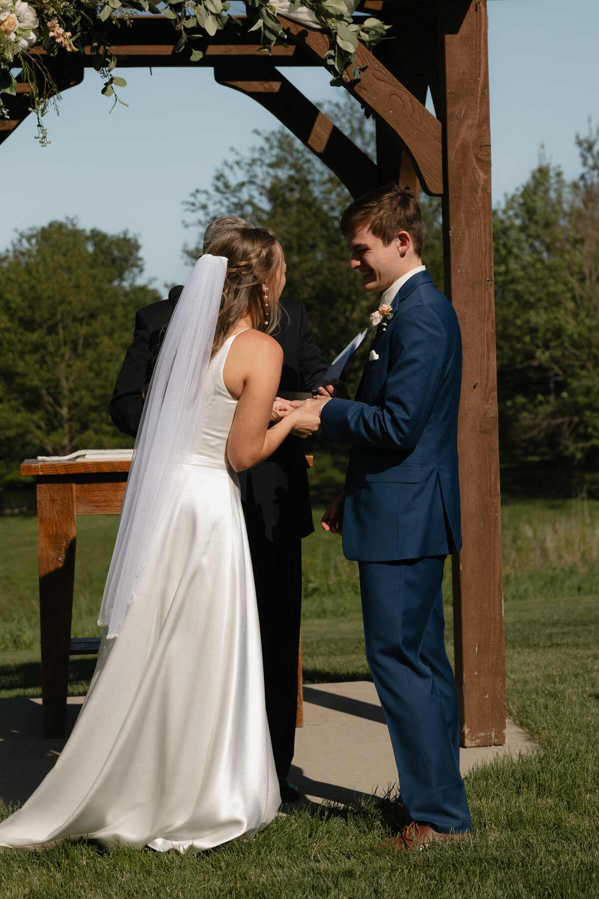 Sydney and Brant's Rustic Midwest Wedding Photography-416