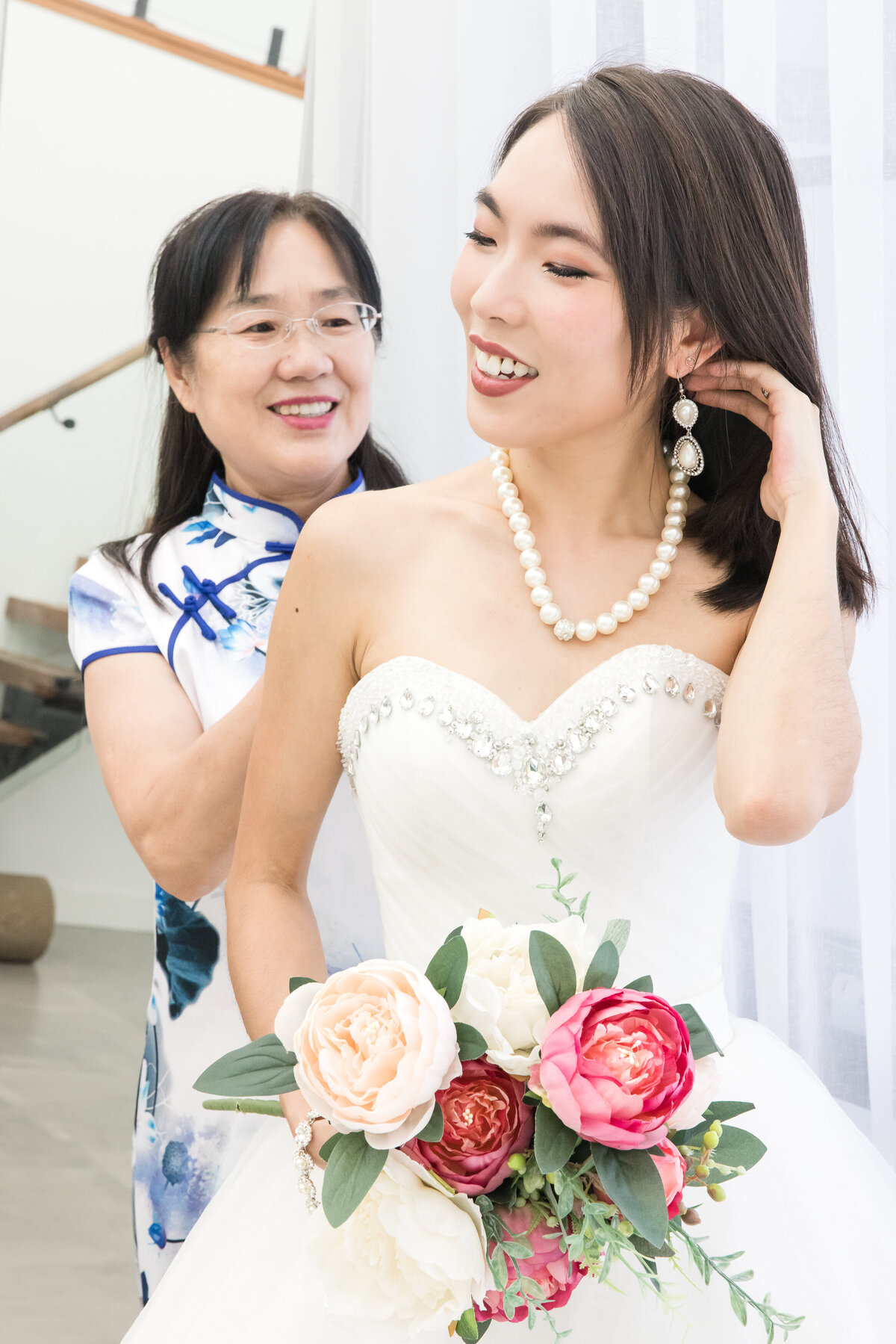 mother daughter wedding preparations