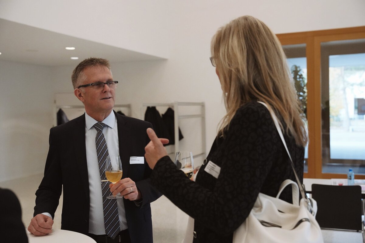 meralunastudio-werbeagentur-schweiz-zuerich-portfolio-jungunternehmerzentrum-flawil-martini-forum-2021 (9)