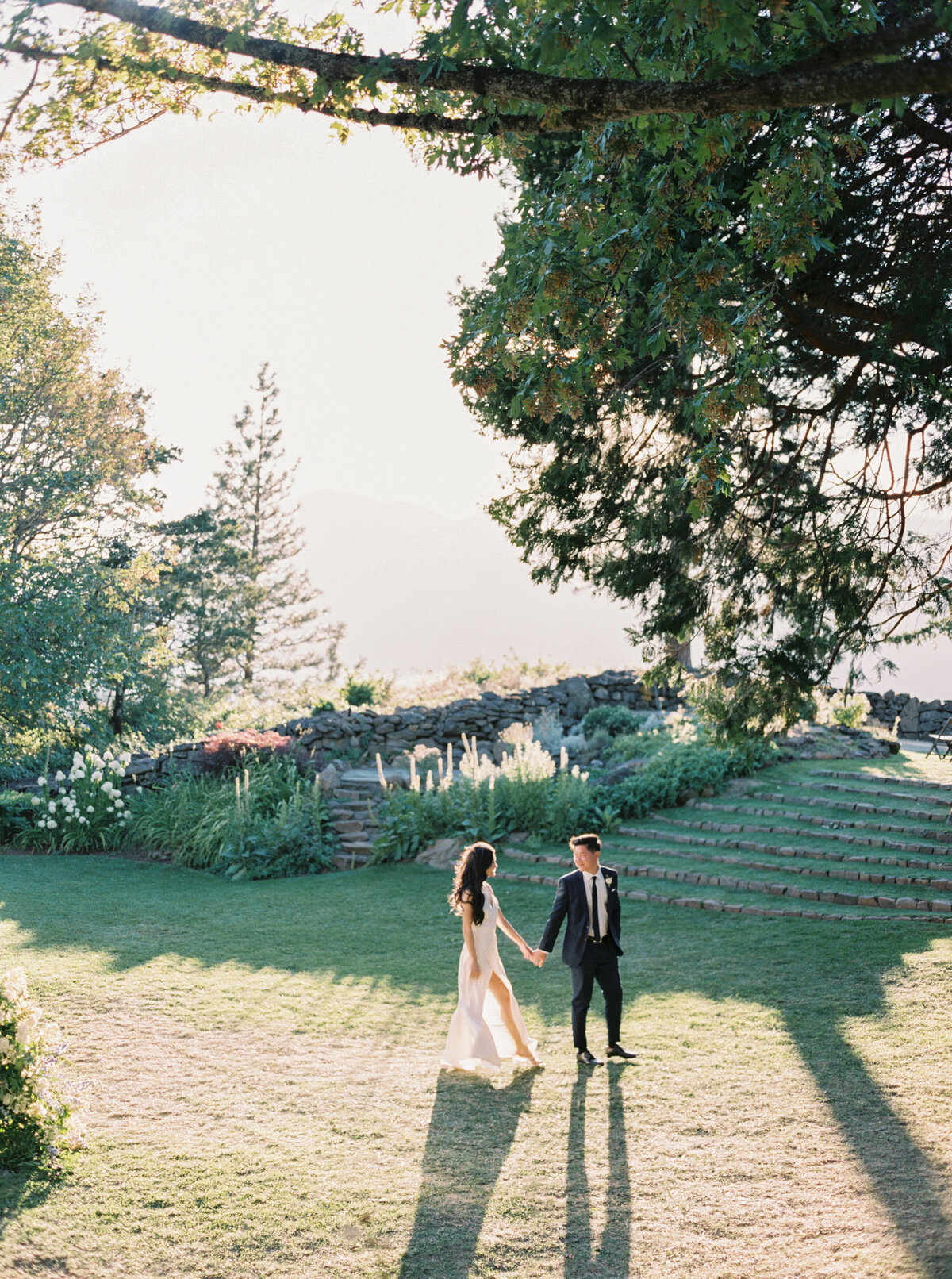 griffin-house-wedding-in-hood-river-oregon-by-the-tenneys-photographers-44