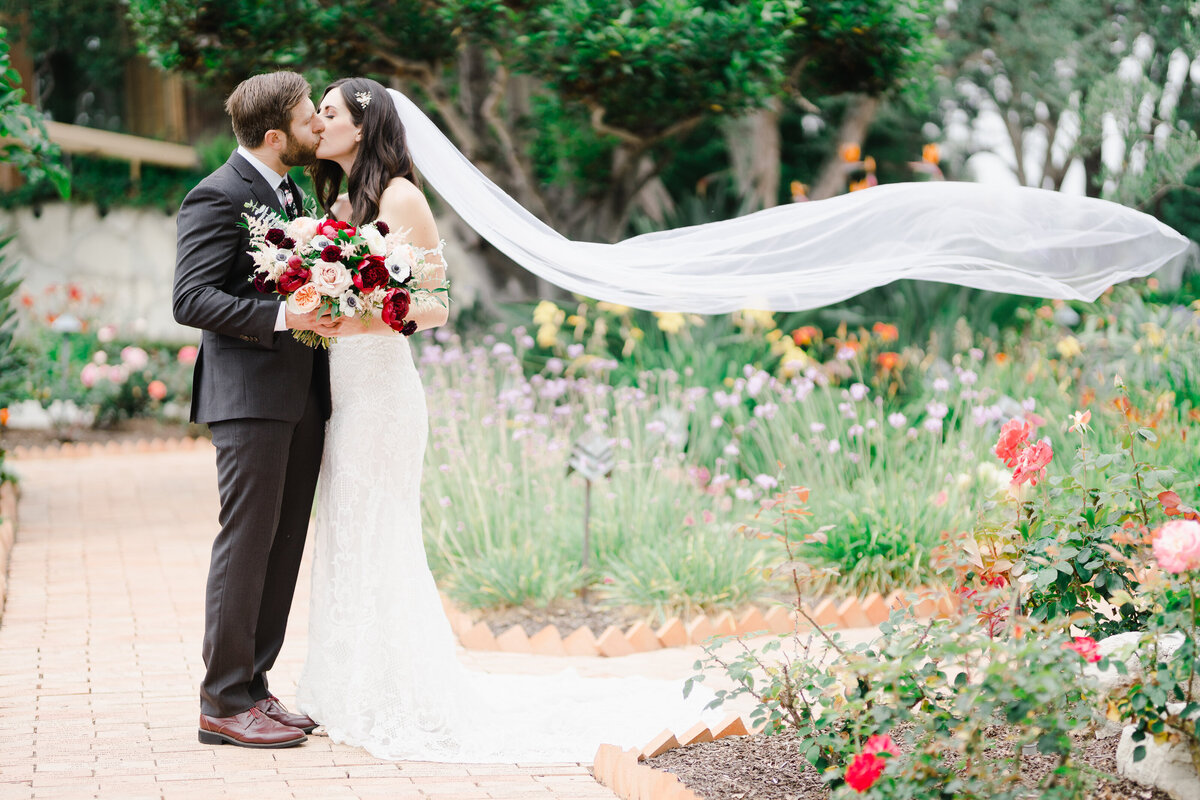 wayfarers-chappel-wedding-first-look-floral-design-new-creation-floral-5