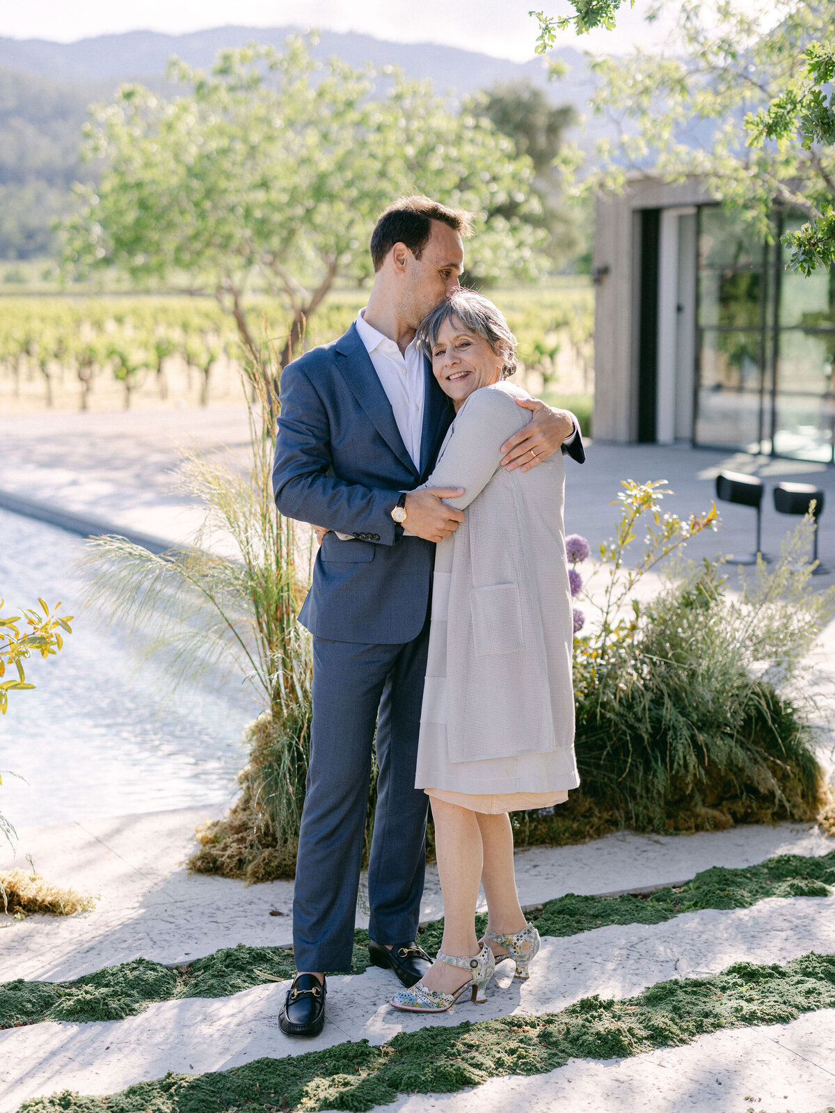 larissa-cleveland-photographer-napa-california-wine-country-wedding-private-estate-042