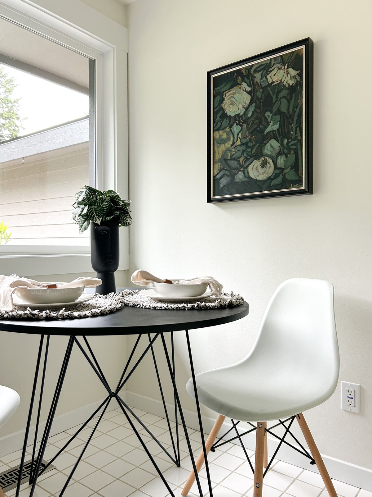 vacant-staging-shoreline-remodel-dinette-modernmollusk