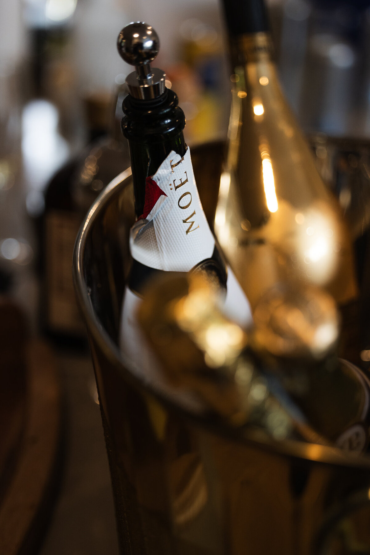 Bouteille de Champagne Moët & Chandon - Photographie de Mariage Montréal