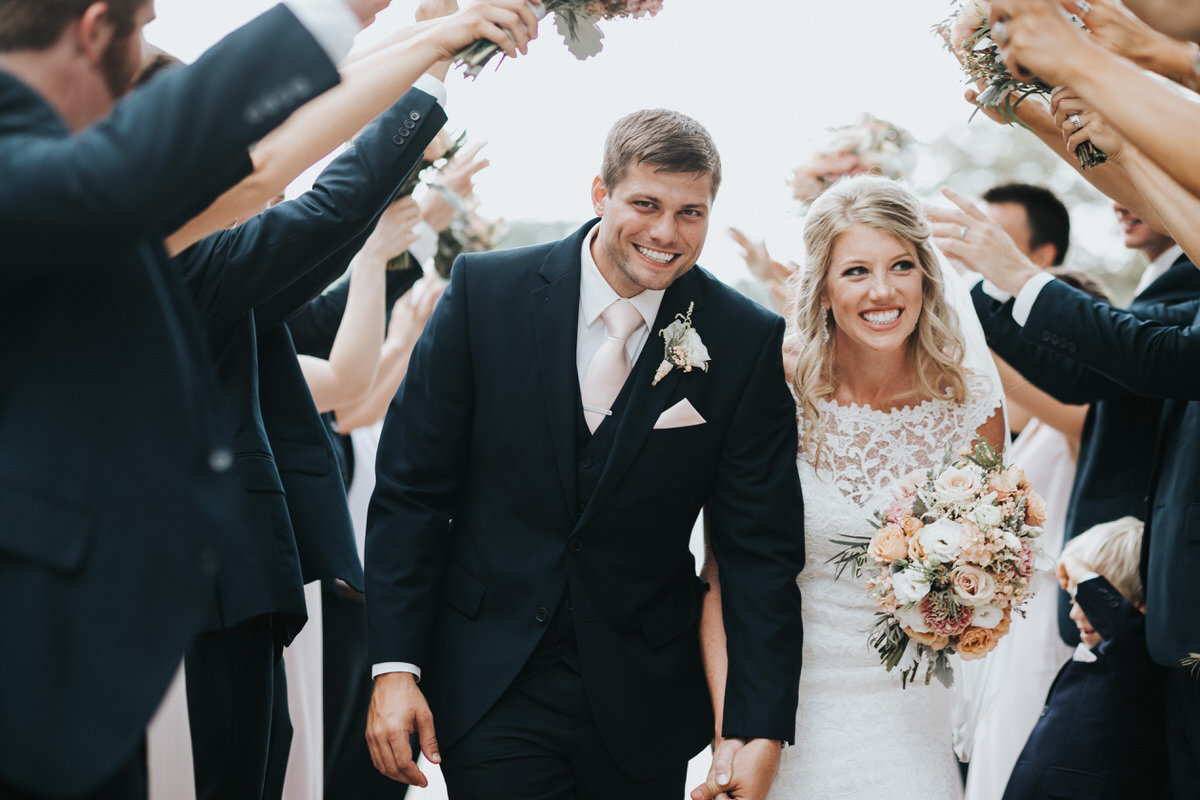 Chelsea Dawn Weddings - Iowa Wedding Photographer