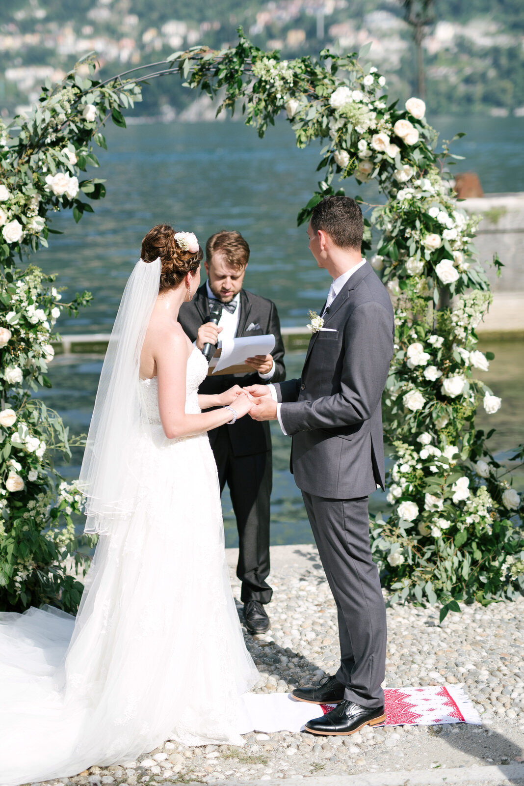 Romantic and luxury wedding ceremony in lake como