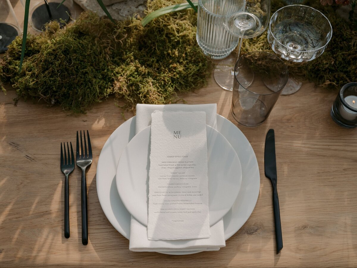 Earthy styled wedding table setting by Orange Blossom Events