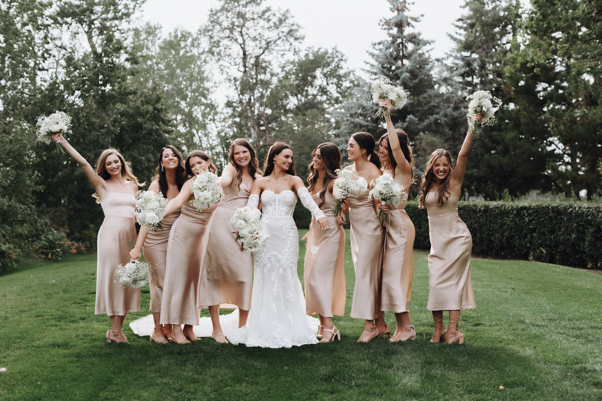 Gorgeous white bridal bouquets by Calyx Floral Design, an innovative Red Deer, Alberta wedding florist, featured on the Brontë Bride Vendor Guide.