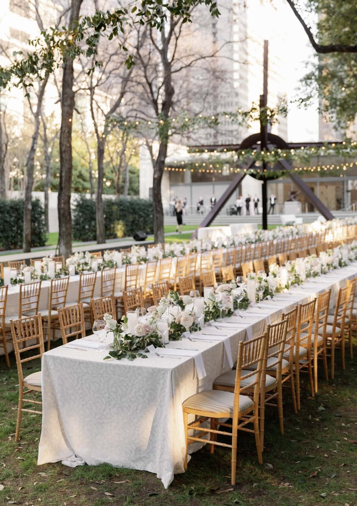 Wedding table with white flowers