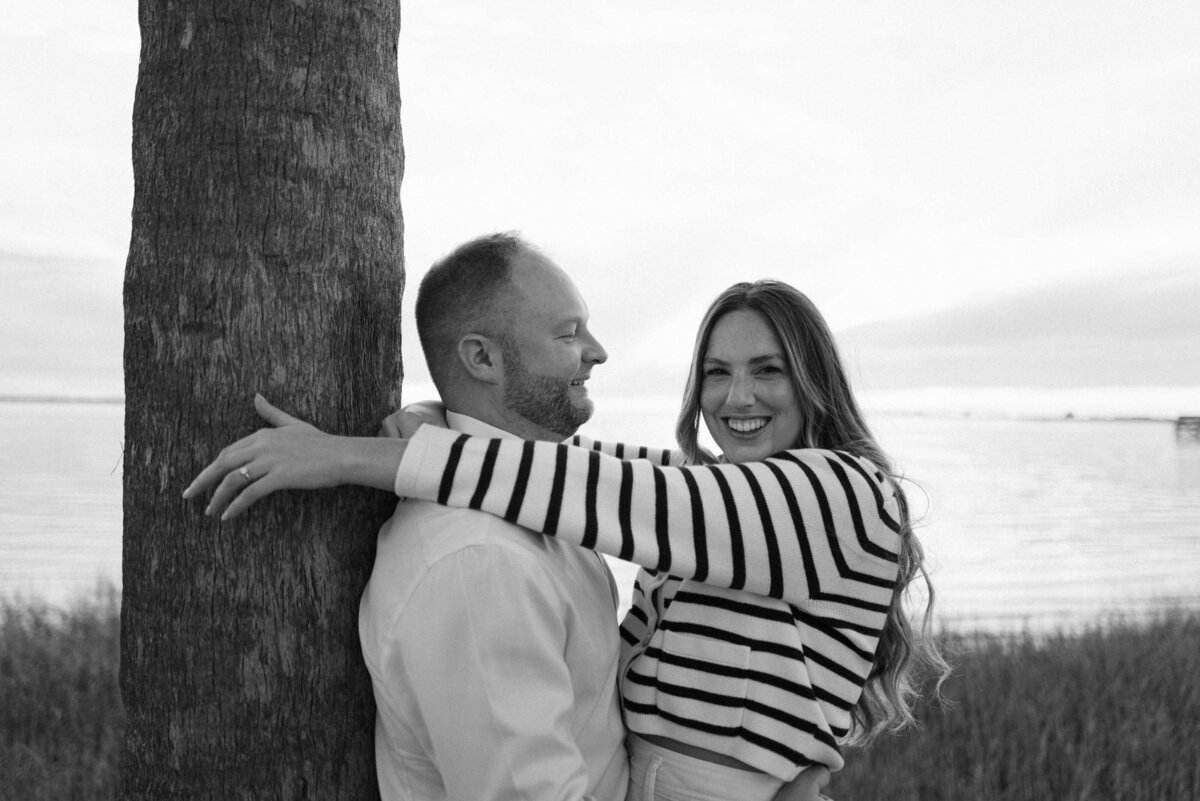 downtown-charleston-engagement-session-meg-andrew-054