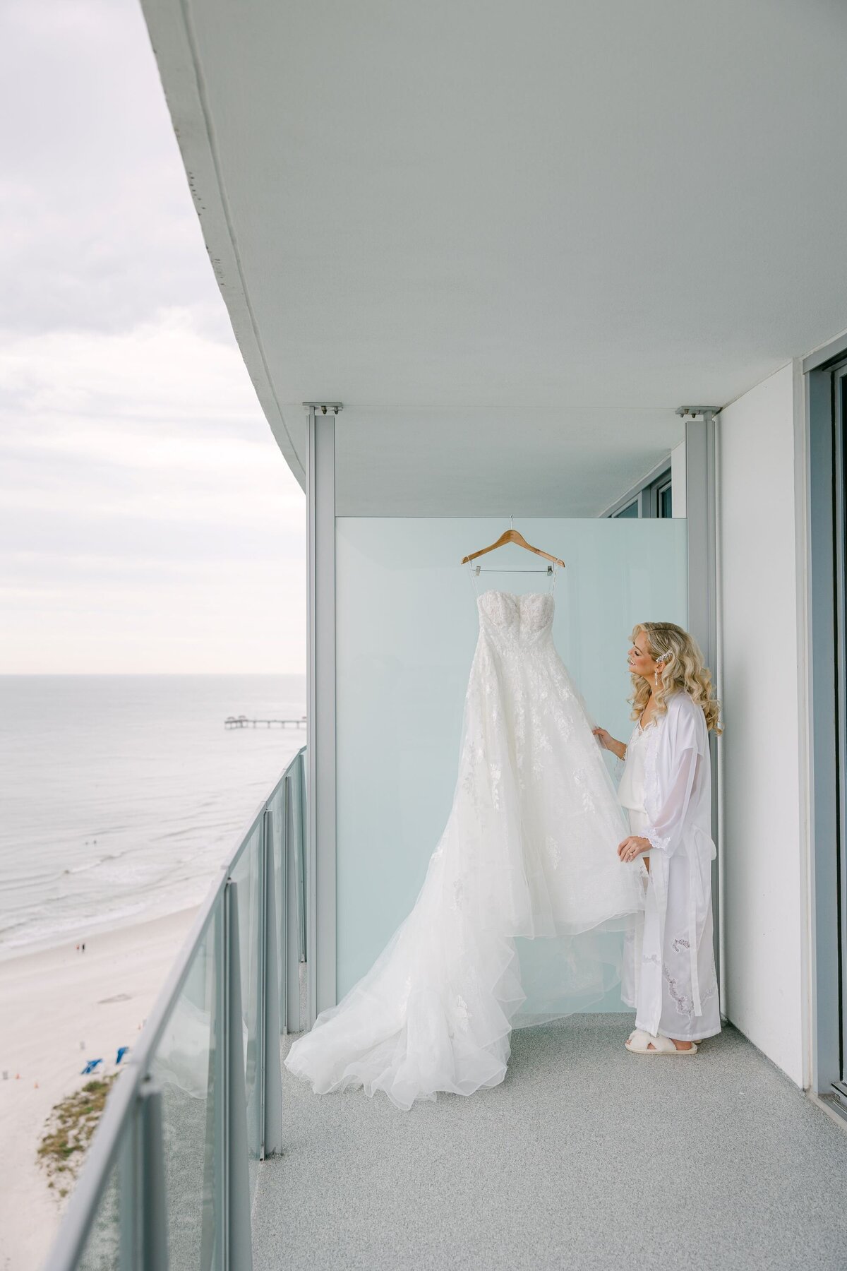 brittany-pannebaker-tampa-florida-destination-wedding-photographer-wedding-amanda-and-josh-clearwater-opal-sands-31