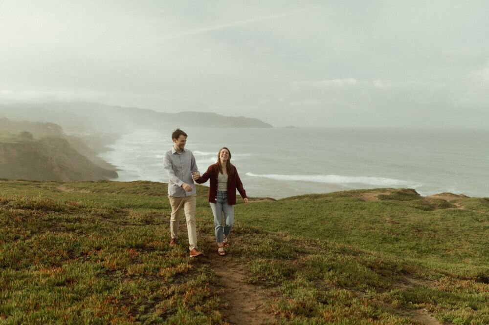 AbbyMitchCoastalCaliforniaCliffsandBeachEngagementSessionKatherineKrakowskiPhotography-206-7d6ae8e5-1000