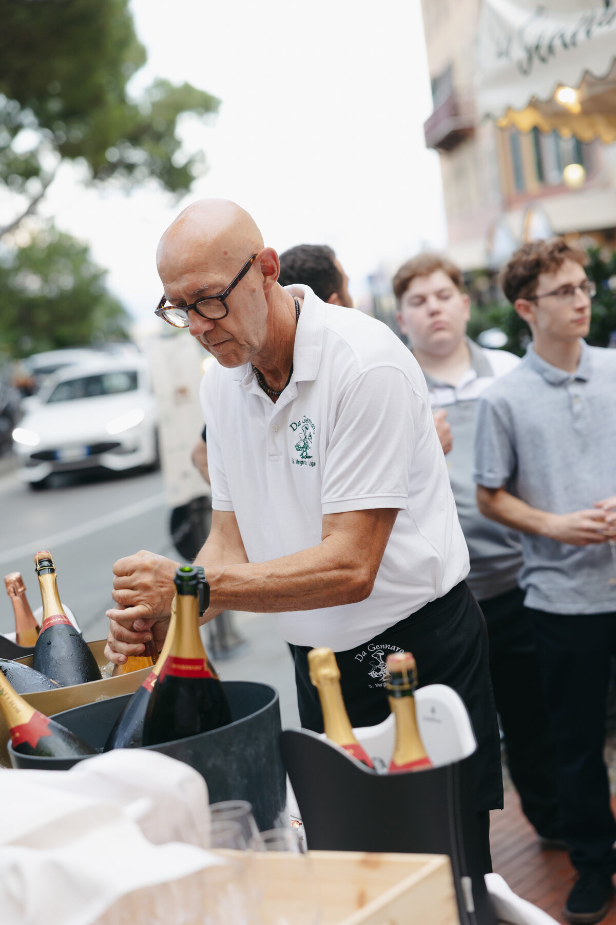 Cacie_Carroll@CacieCarrollPhotography_KriziaandNick_LocalPizzariaWelcomeDinner_SantaMargheritaItaly-47