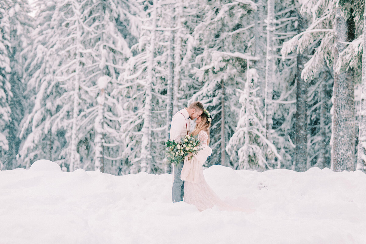 Winter Mount Hood Wedding, Rachel Howerton Photography (42)