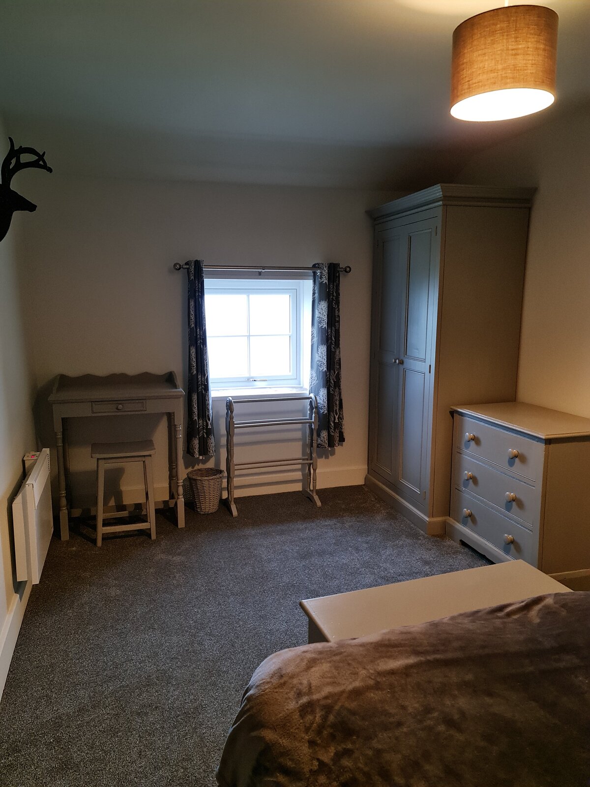 Curlew_cottage_bedroom_003
