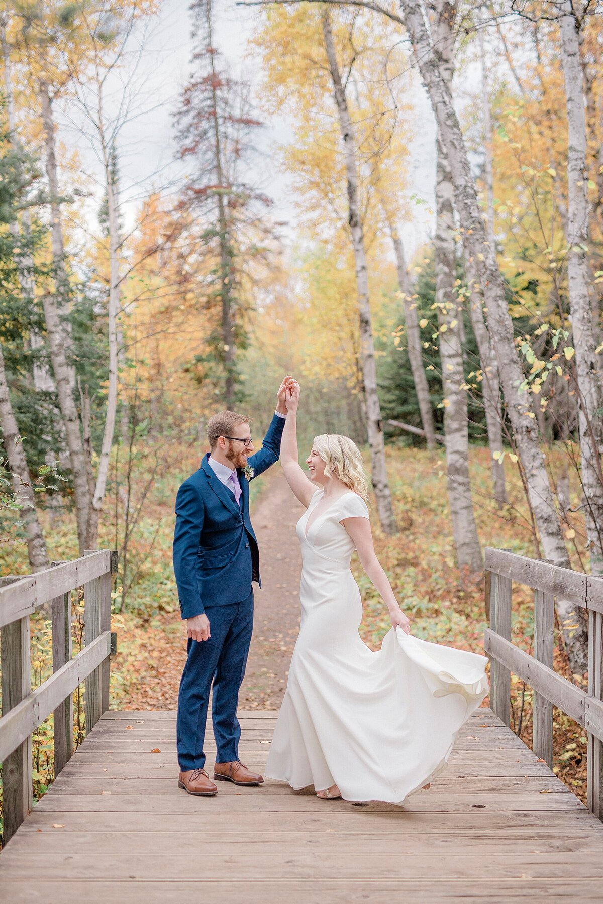 FilmDigitalHybridLakeSuperiorSplitRockFallLakesideElopementWeddingNorthShore_0023