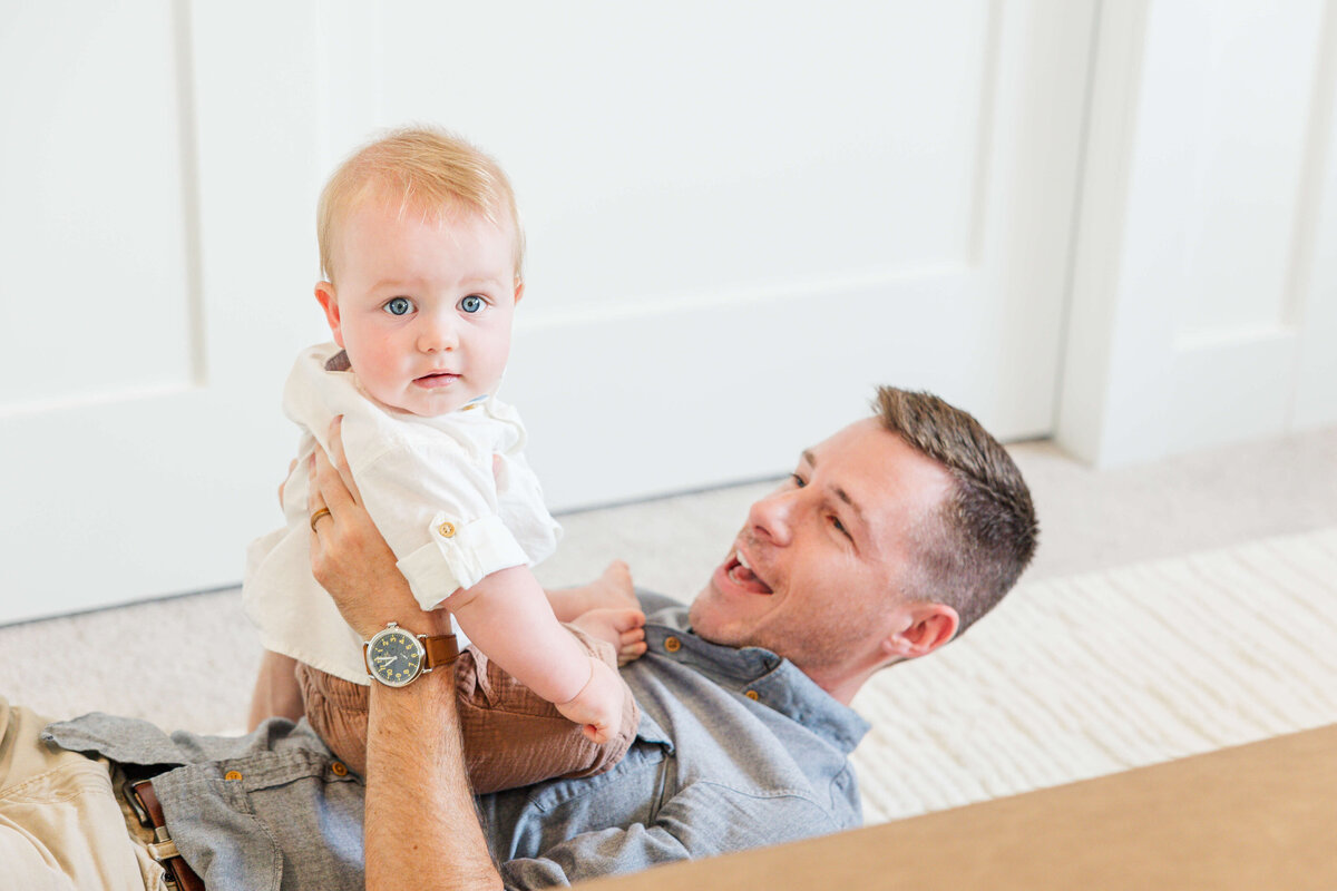 dad-and-baby-on-floor-ann-arbor-mi-14