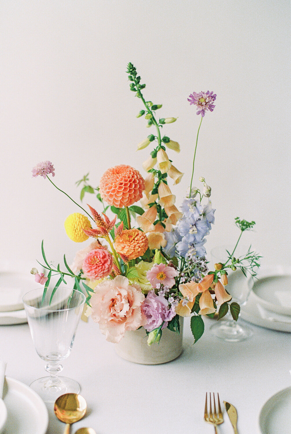 summer-pastel-wedding-flower-garden-centerpiece