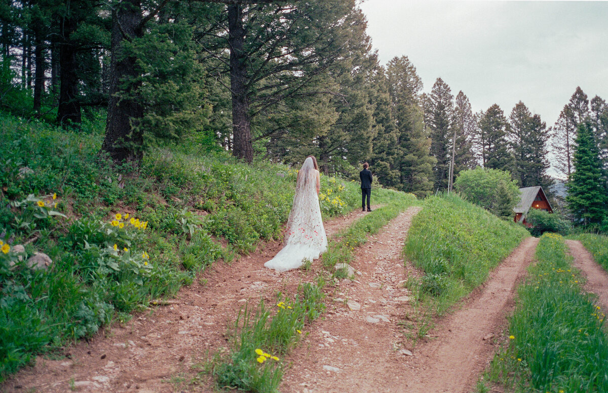 2024-ace-photography-ski-lodge-wedding-montana-getting-ready-film-13