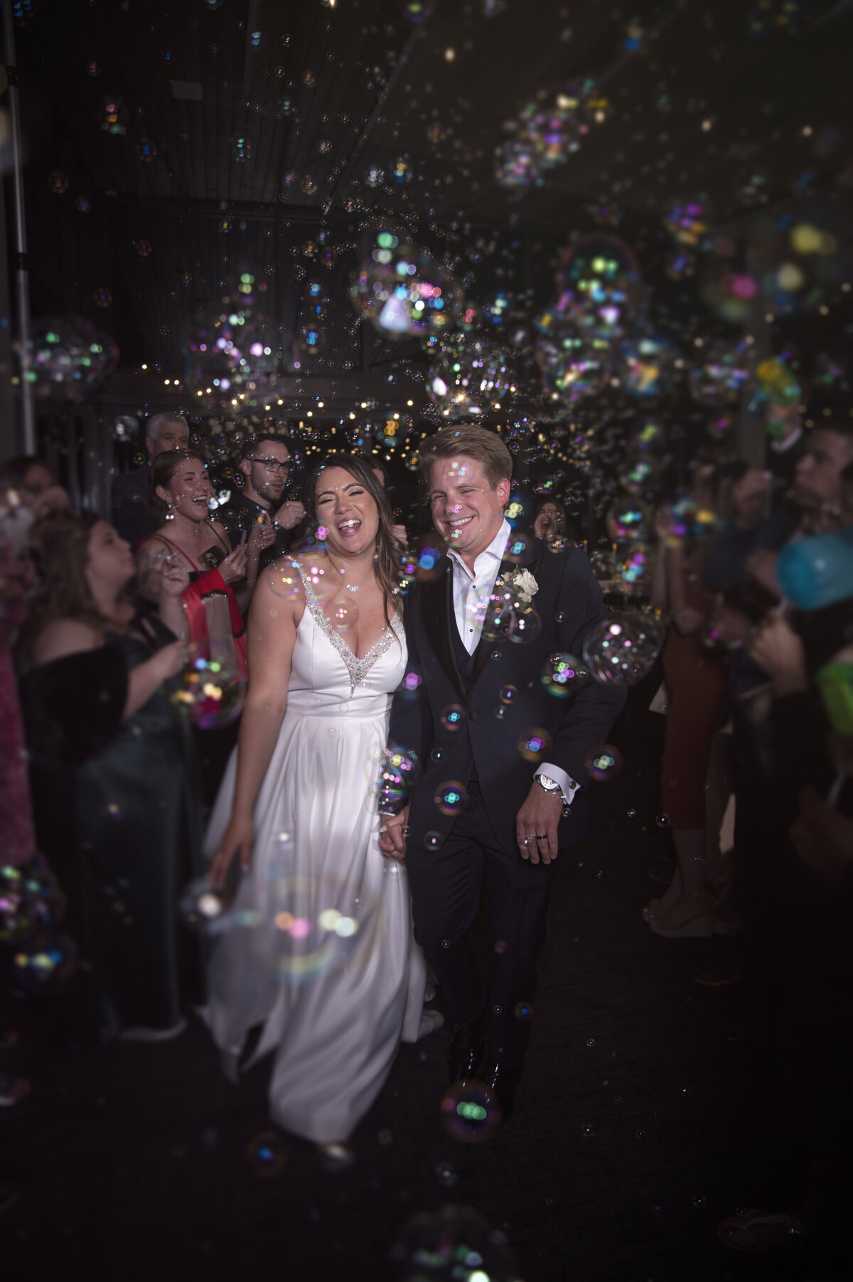 lincoln-outdoor-wedding-couple-kiss-legacy-in-light (65)
