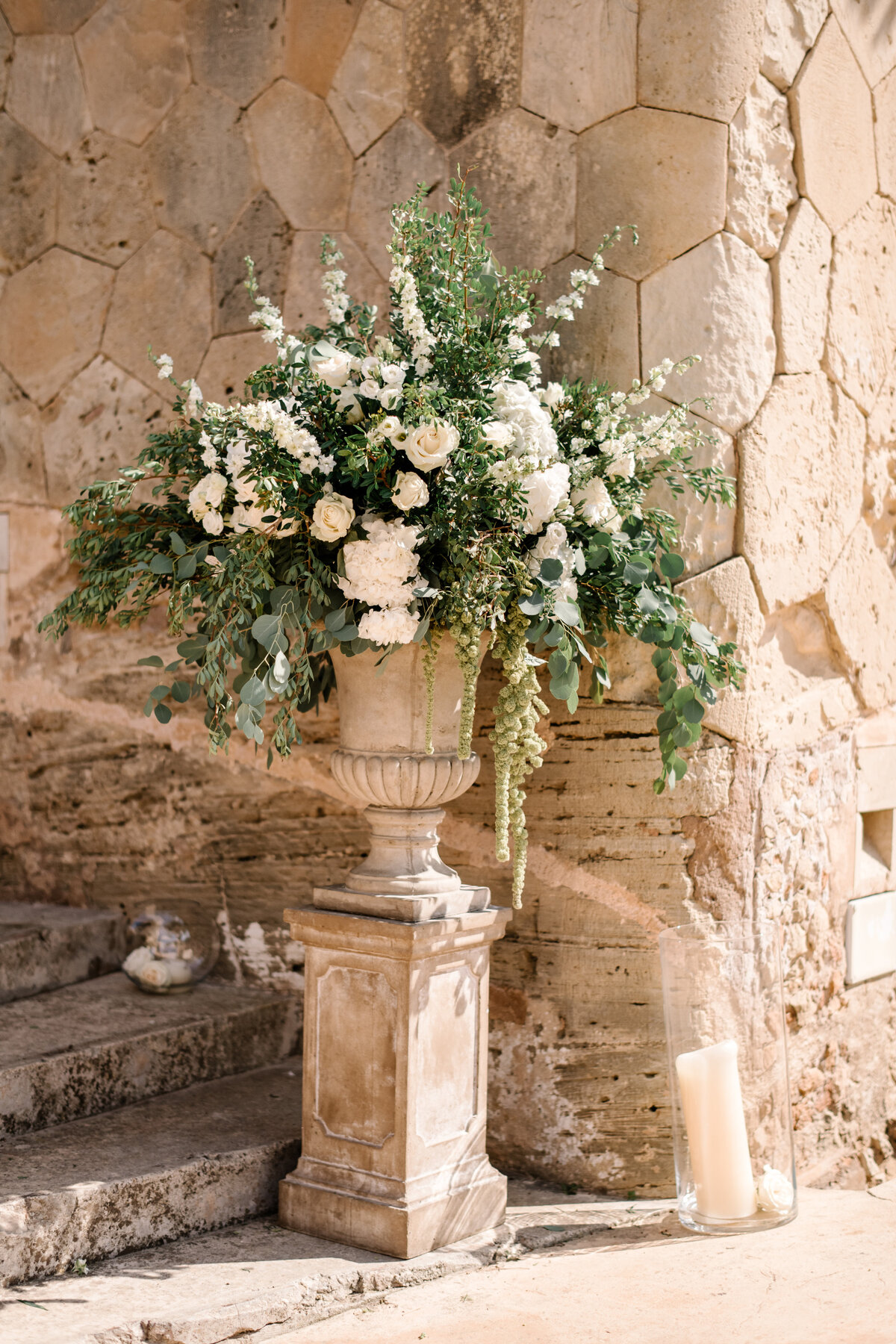 luxury flower arrangement in urne at cap rocat wedding