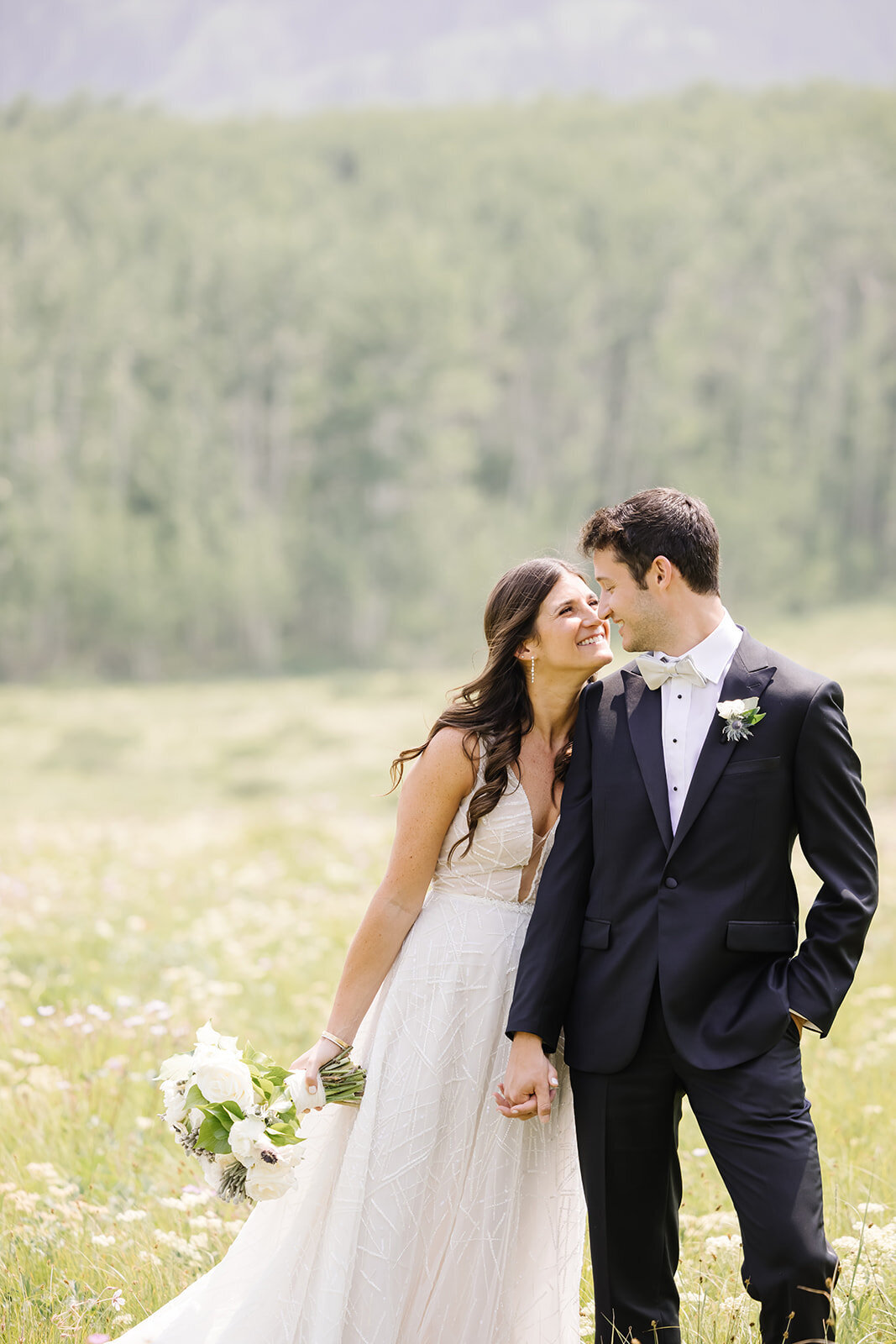 blue-sky-ranch-mountain-summer-utah-wedding-logan-walkerphoto-368L-1637
