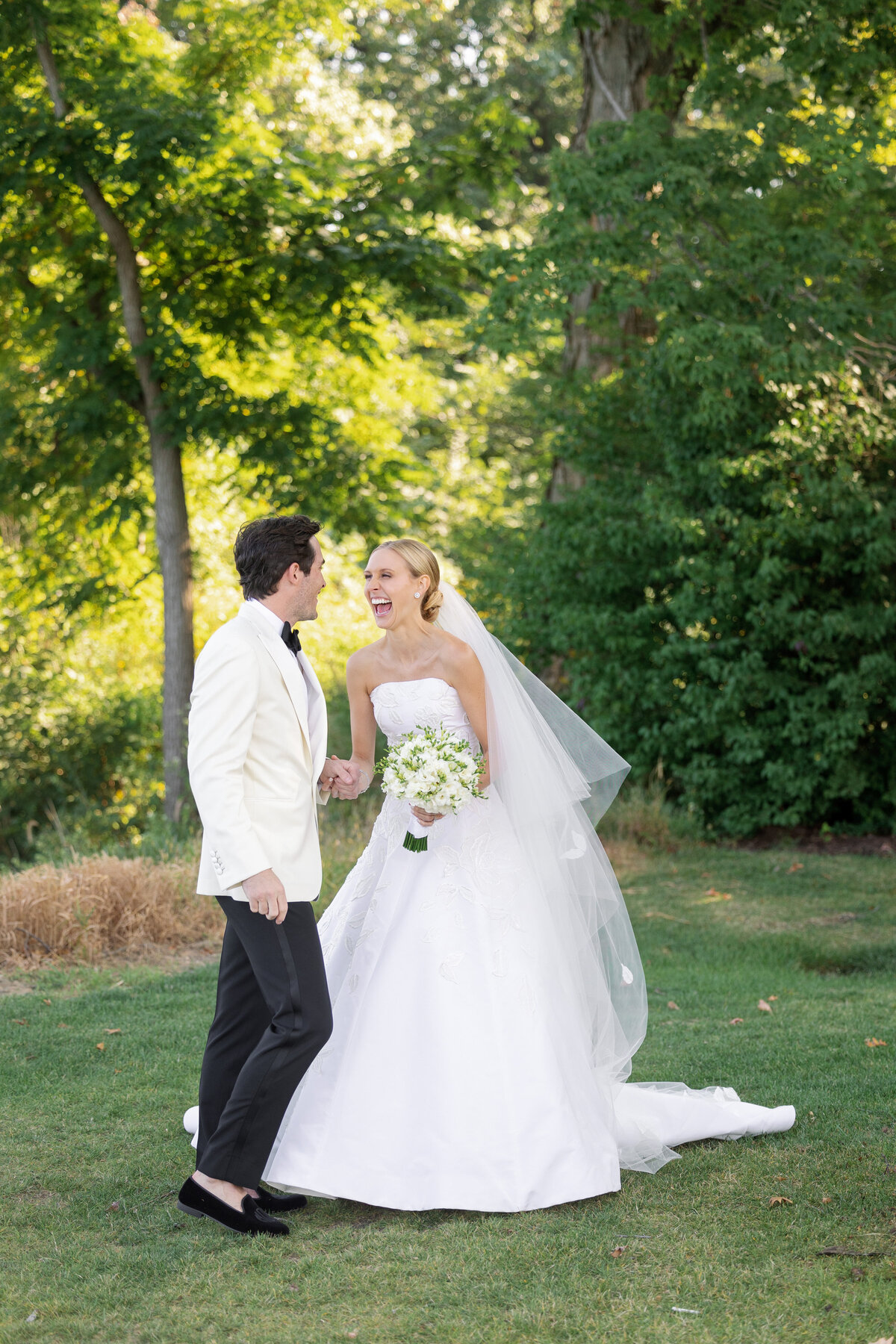 shoreacres-lake-bluff-tent-wedding-by-olivialeigh-27