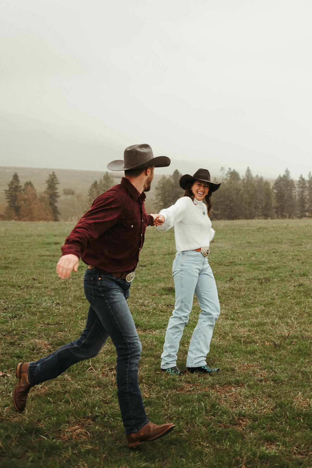presley-gray-photo-montana-western-style-engagement-3578