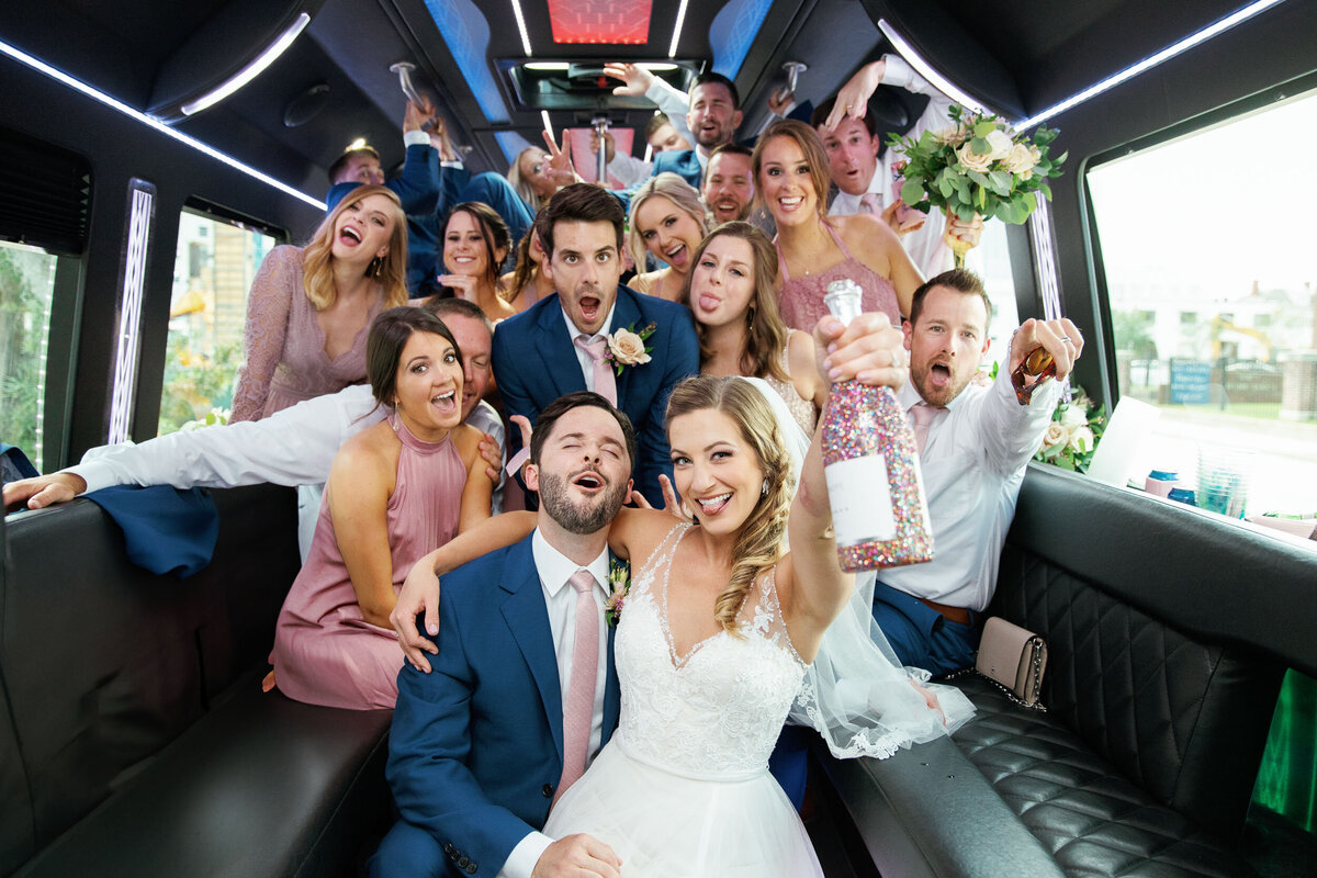 49-wedding-party-bus-28-north