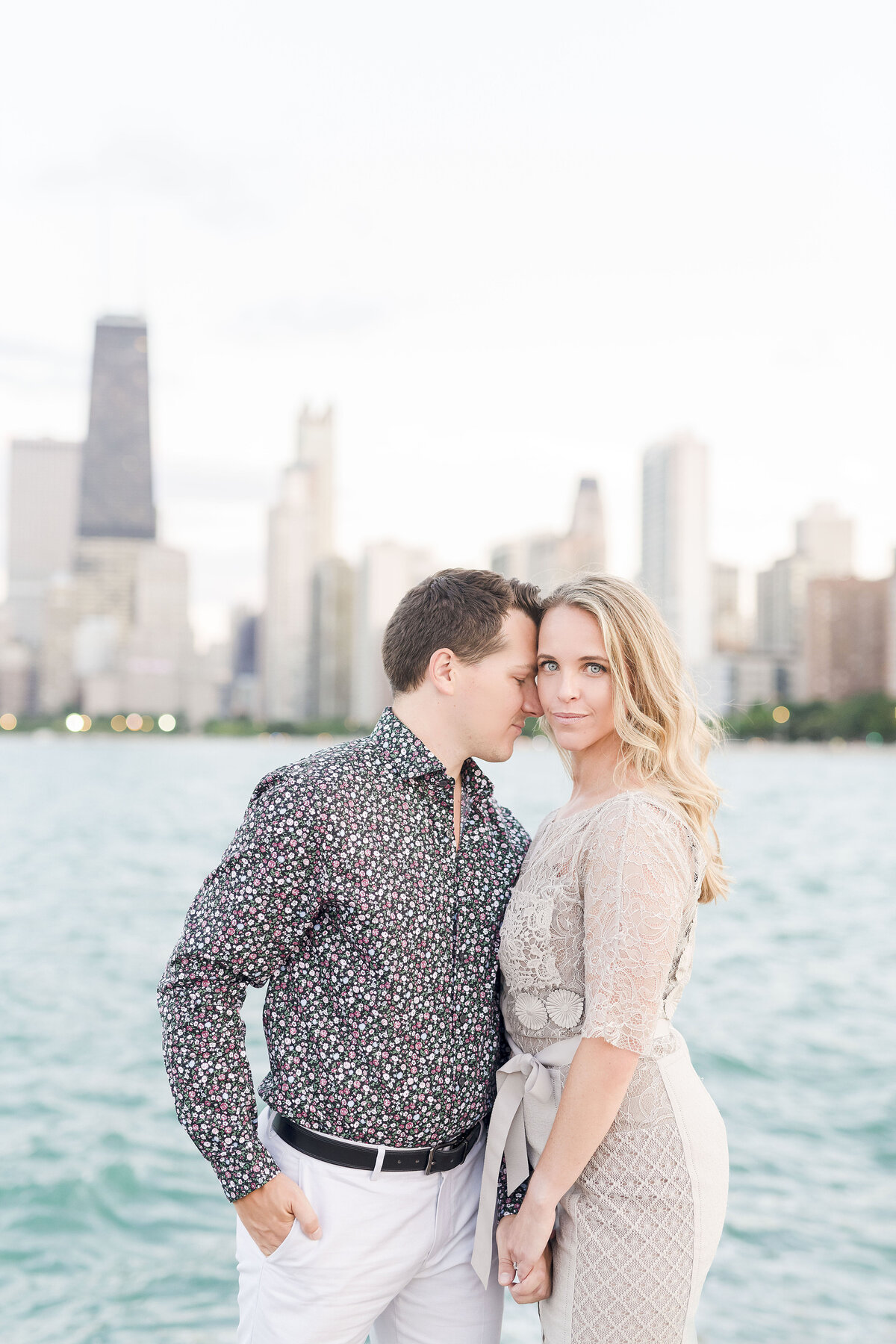 light-and-airy-chicago-wedding-photographers
